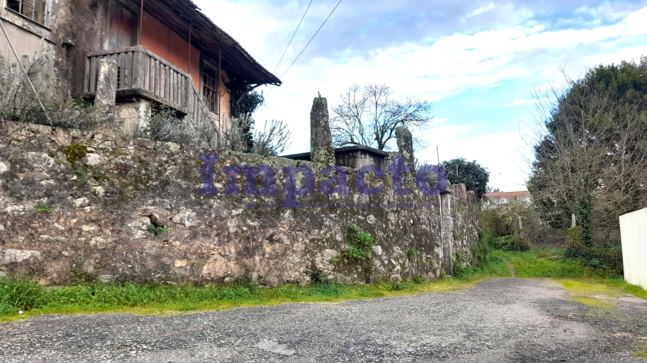 Moradia T3 para Venda em Milheiros de Poiares Foto 11