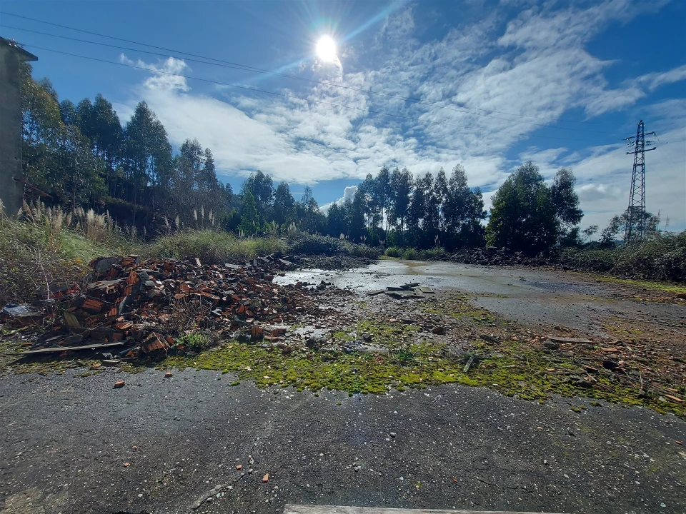 Terreno para Venda em Fânzeres e São Pedro da Cova Foto 3