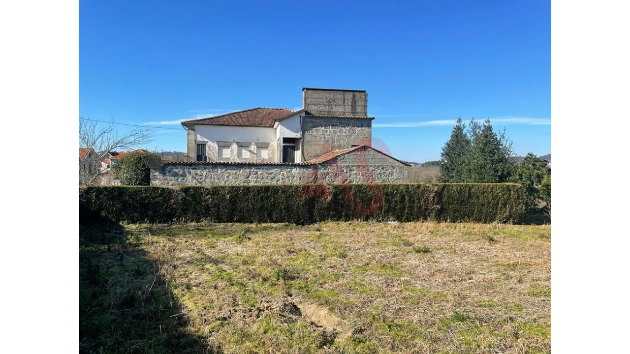 Moradia T4 para Venda em Refontoura Foto 7