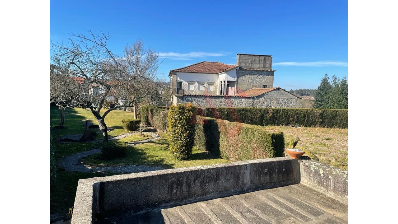 Moradia T4 para Venda em Refontoura Foto 11