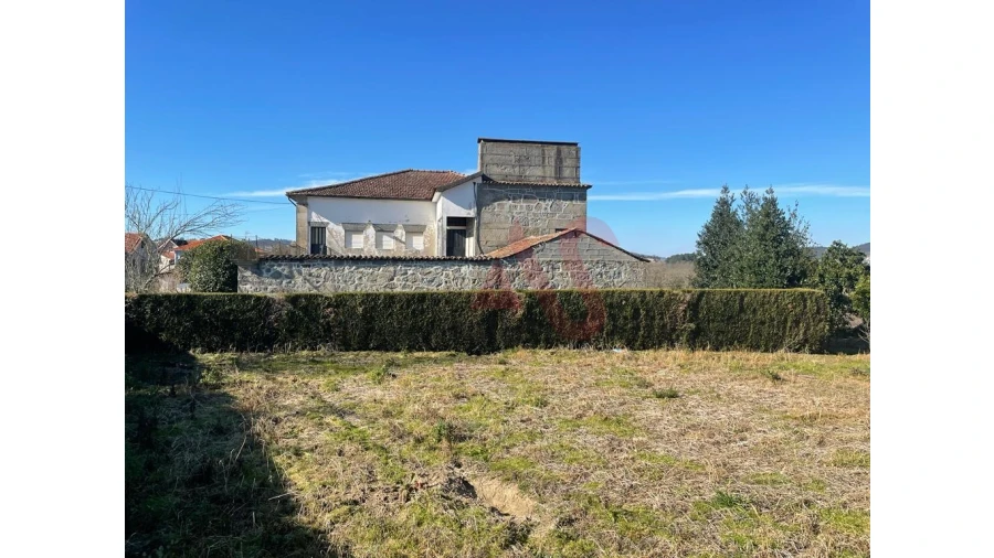 Moradia T4 para Venda em Refontoura Foto 7