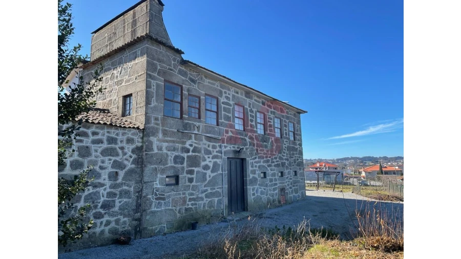 Moradia T4 para Venda em Refontoura Foto 5