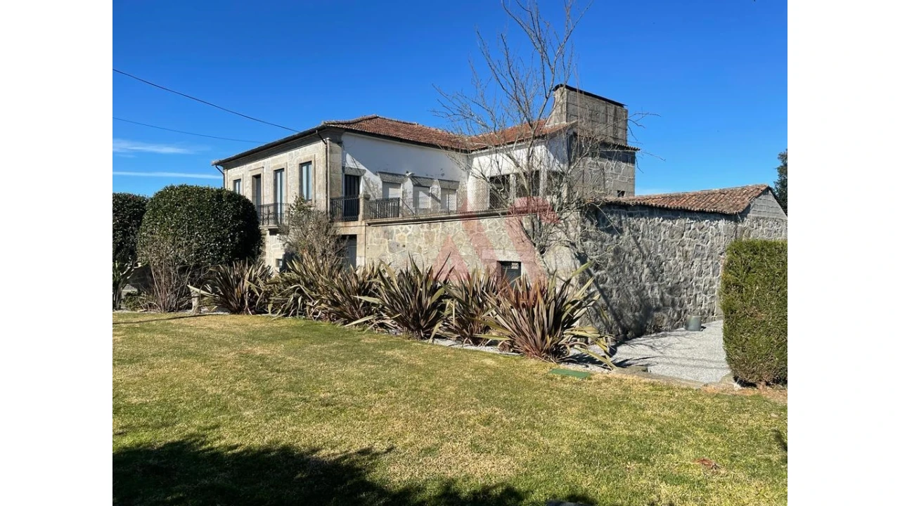 Moradia T4 para Venda em Refontoura Foto 6