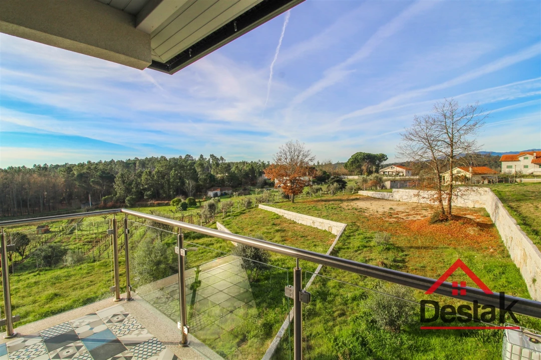 Quinta T4 para Venda em Parada de Gonta Foto 16