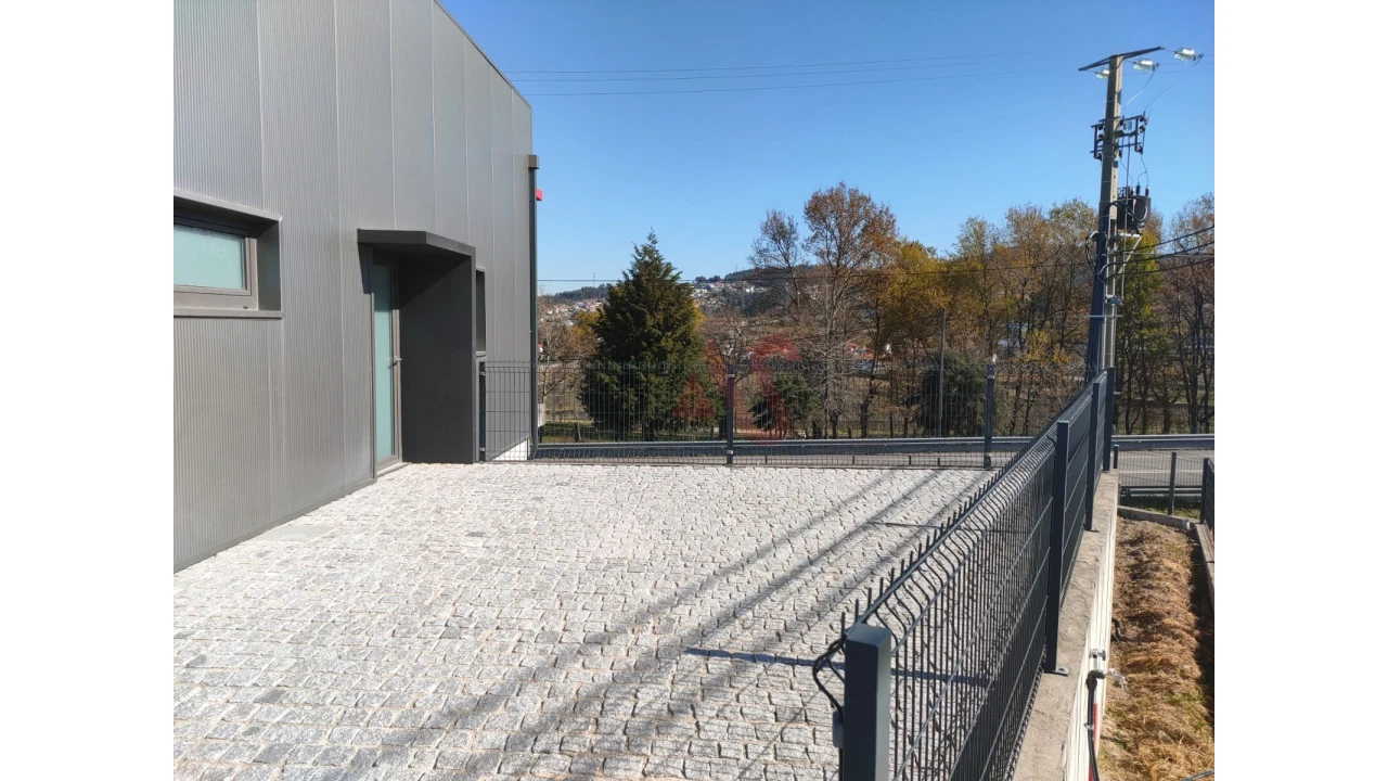 Armazém para Venda em Serzedelo Foto 1