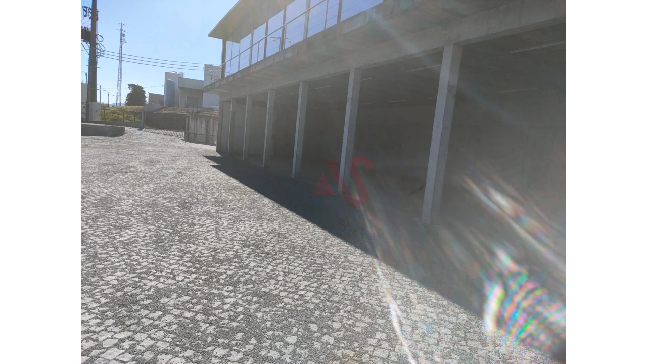 Armazém para Venda em Serzedelo Foto 9