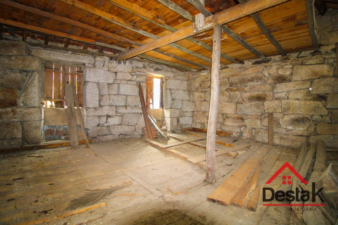 Quinta T3 para Venda em Arcozelo Foto 9