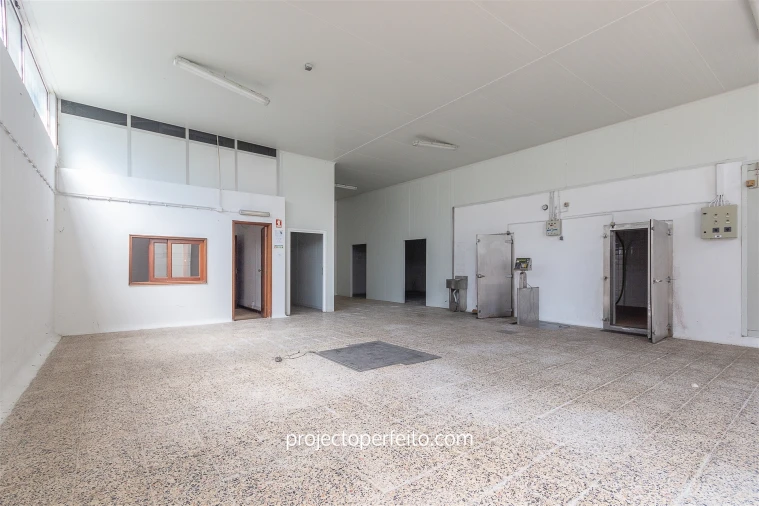 Armazém para Venda em Valega Foto 8