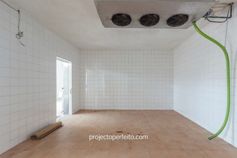 Armazém para Venda em Valega Foto 12