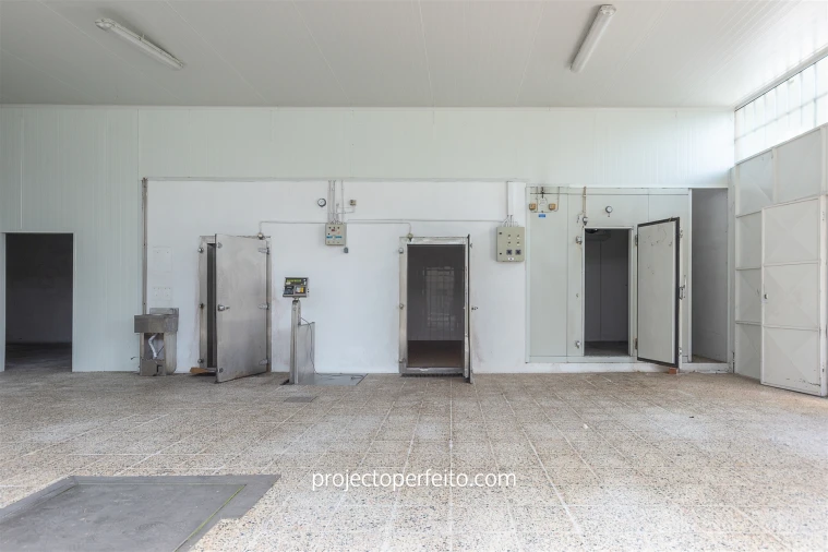 Armazém para Venda em Valega Foto 7