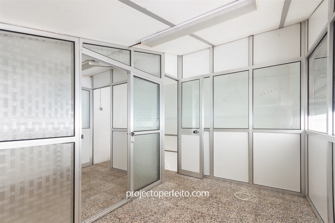 Armazém para Venda em Valega Foto 11