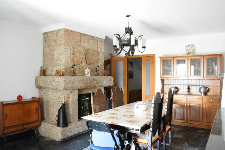 Quinta T4 para Venda em Teixoso e Sarzedo Foto 10