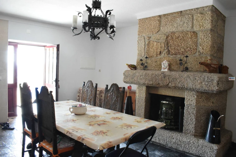 Quinta T4 para Venda em Teixoso e Sarzedo Foto 11
