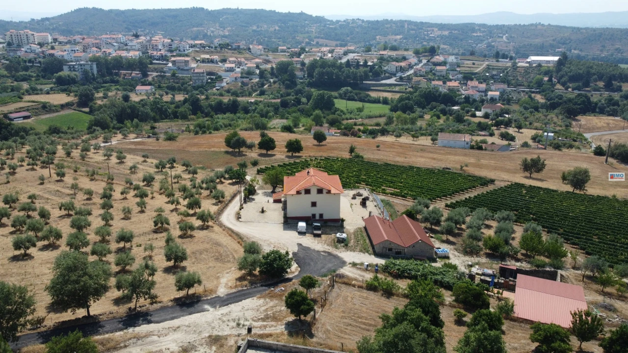Quinta T4 para Venda em Teixoso e Sarzedo Foto 8
