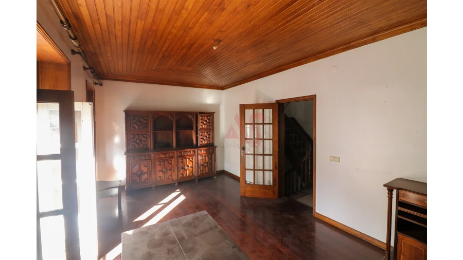 Prédio para Venda em Oliveira, São Paio e São Sebastião Foto 19