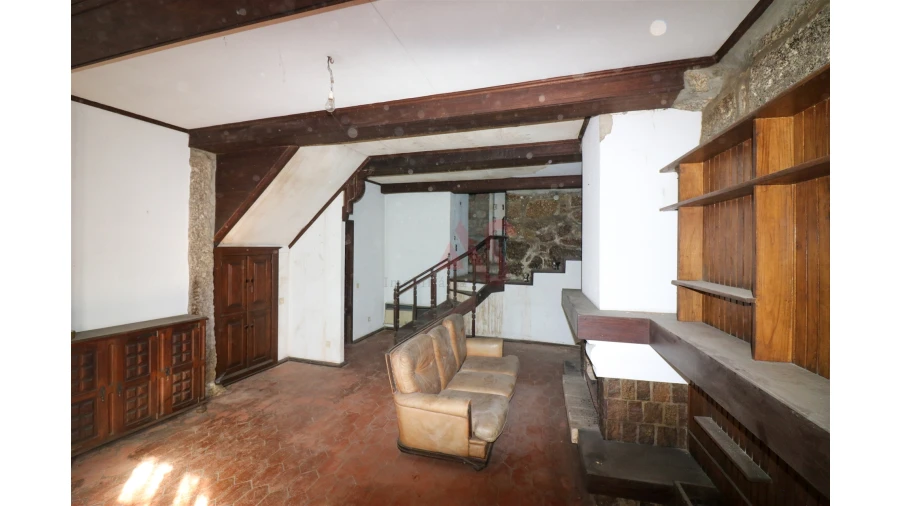 Prédio para Venda em Oliveira, São Paio e São Sebastião Foto 13