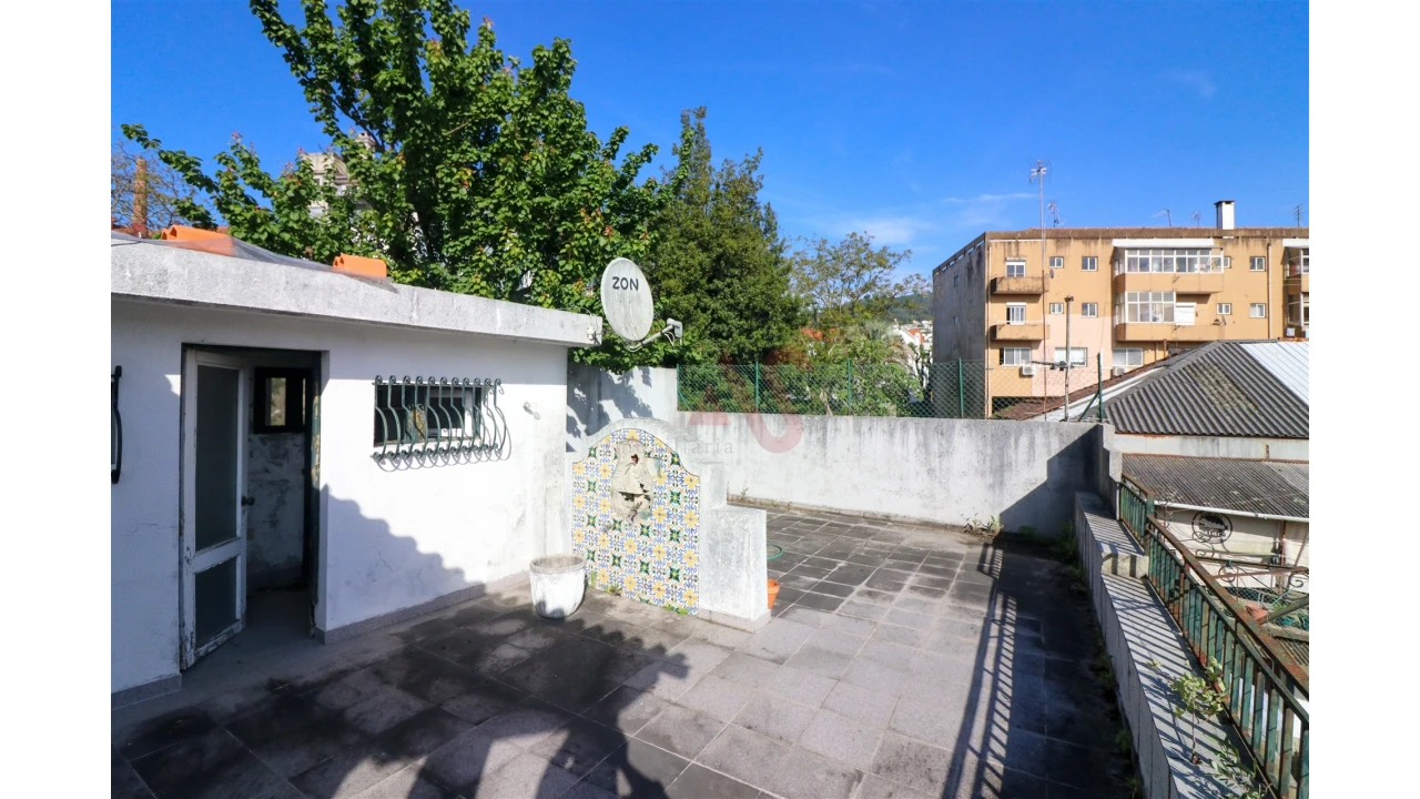 Prédio para Venda em Oliveira, São Paio e São Sebastião Foto 22