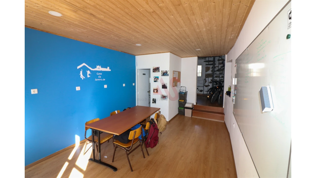 Prédio para Venda em Oliveira, São Paio e São Sebastião Foto 5