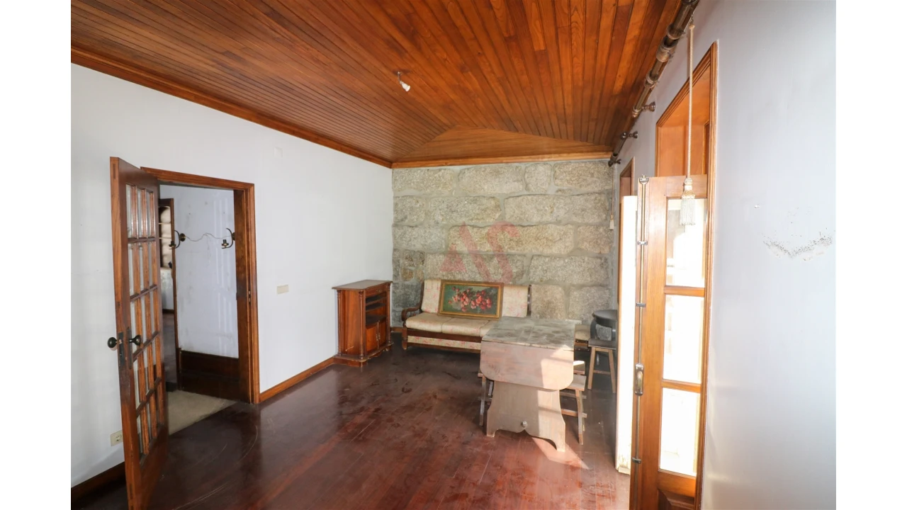 Prédio para Venda em Oliveira, São Paio e São Sebastião Foto 21