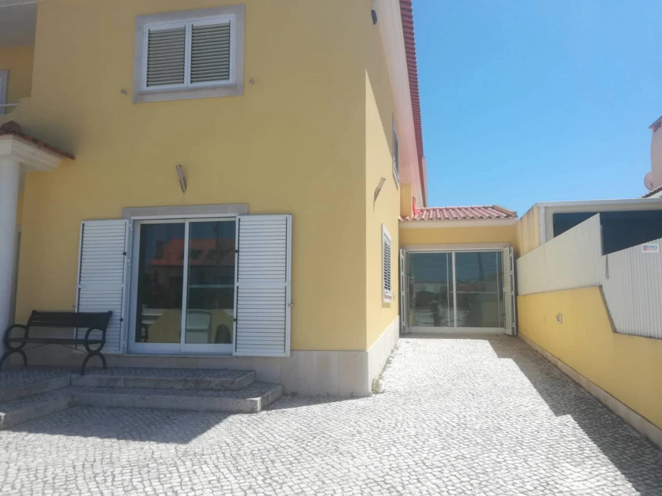 Moradia T4 para Venda em Fernao Ferro Foto 5