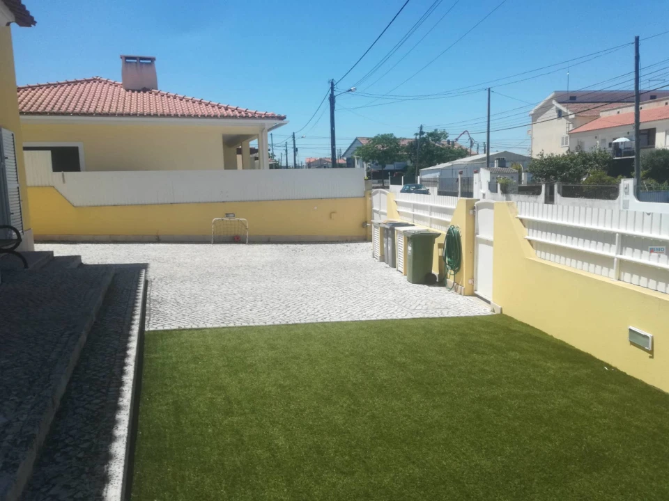 Moradia T4 para Venda em Fernao Ferro Foto 9