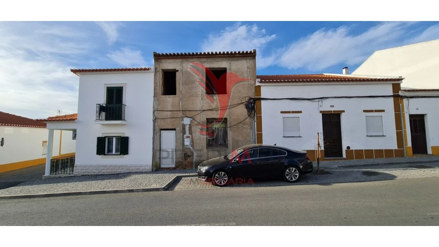 Moradia T4 para Venda em Cuba Foto 1