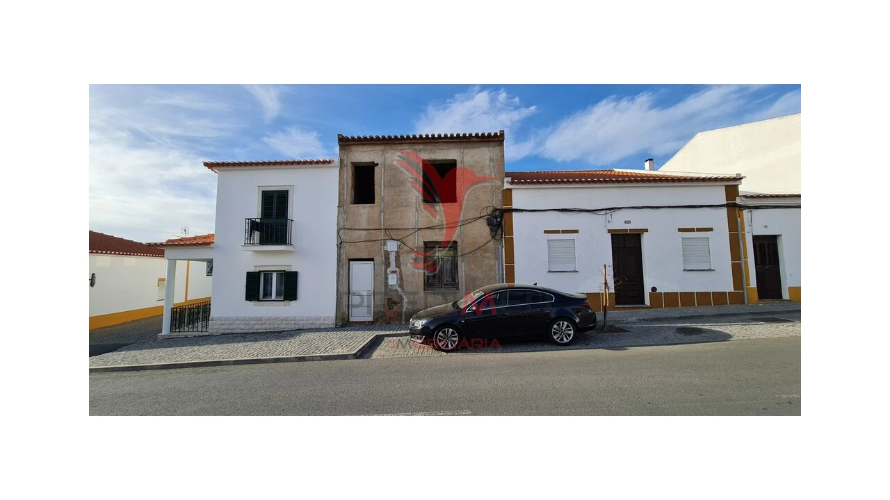 Moradia T4 para Venda em Cuba Foto 1