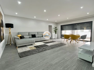Apartamento T3 para Venda em Olhão