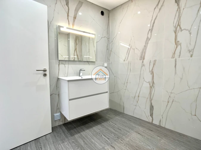 Apartamento T3 para Venda em Olhão Foto 15