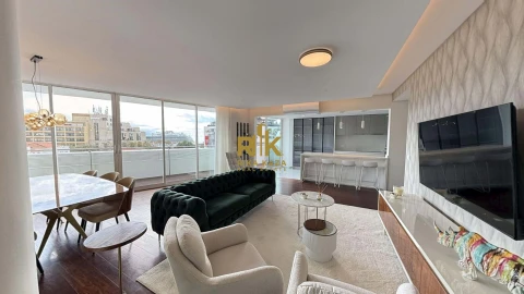 Apartamento T4 para Venda em Funchal (Se)