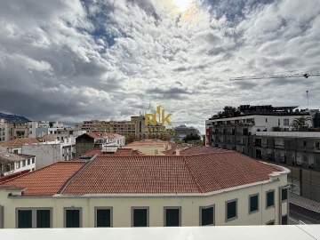 Apartamento T4 para Venda em Funchal (Se)