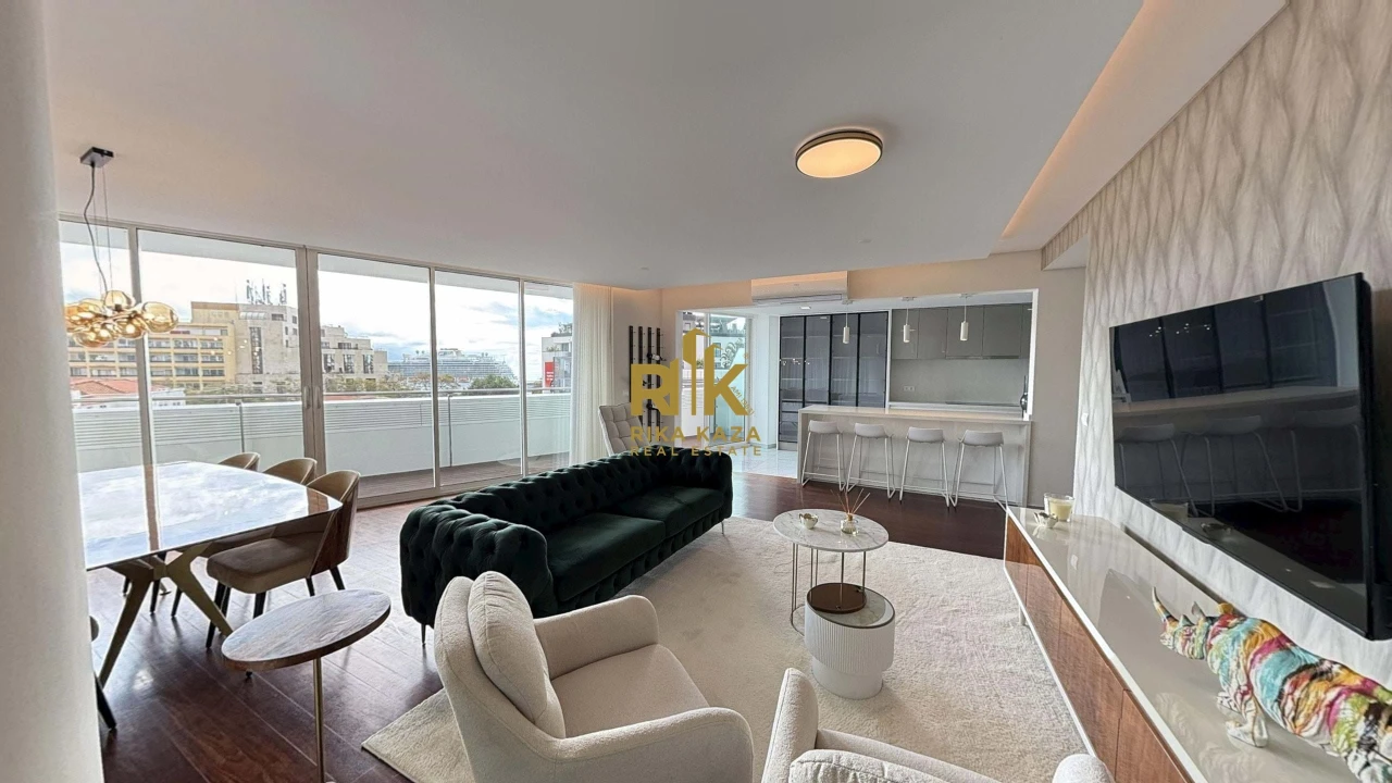 Apartamento T4 para Venda em Funchal (Se) Foto 2