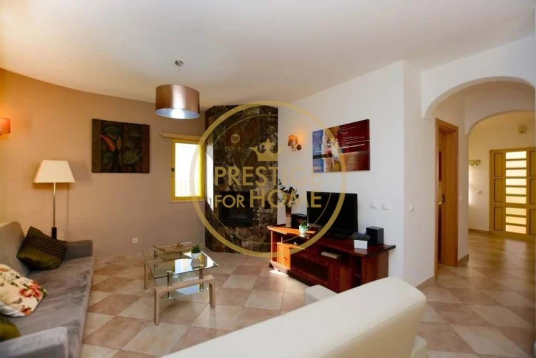 Moradia T4 para Arrendamento em Guia Foto 18