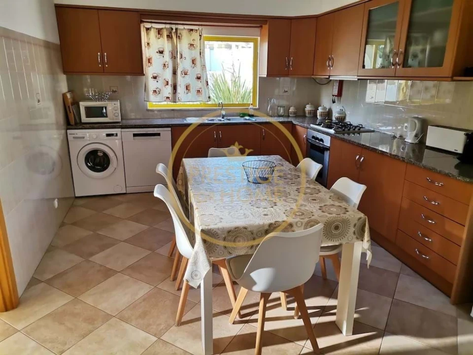 Moradia T4 para Arrendamento em Guia Foto 21