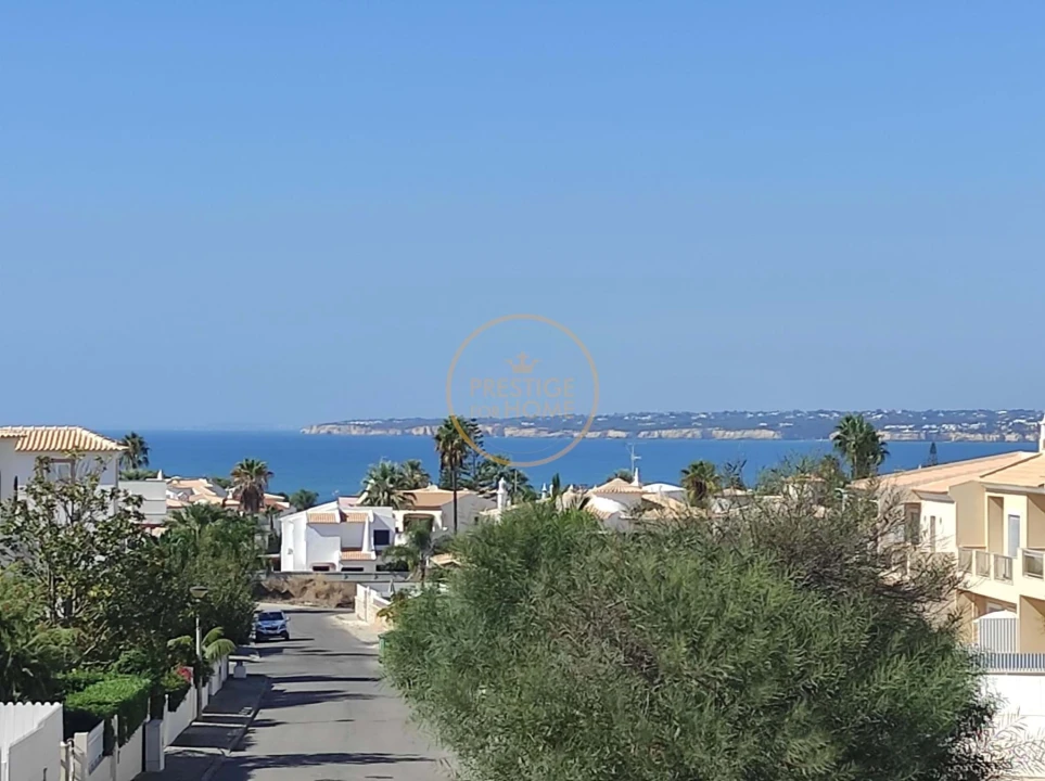 Moradia T4 para Arrendamento em Guia Foto 35