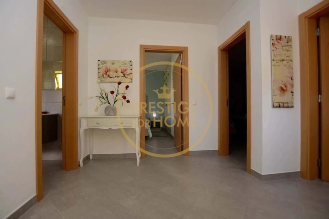 Moradia T4 para Arrendamento em Guia Foto 20