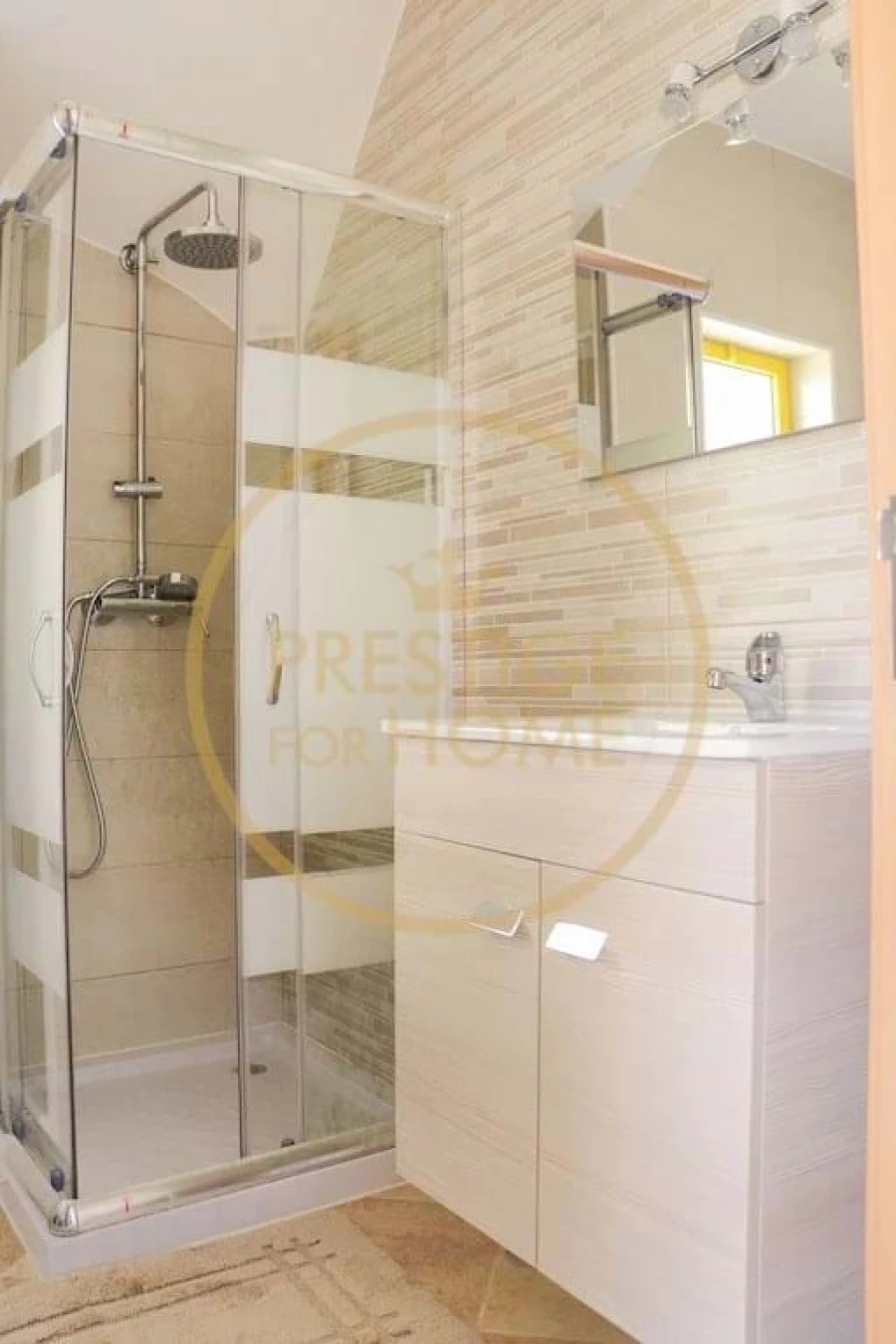 Moradia T4 para Arrendamento em Guia Foto 12