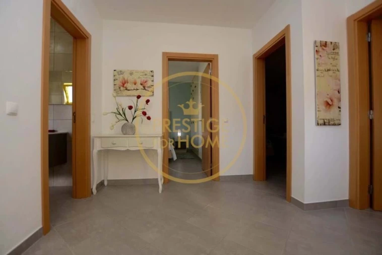 Moradia T4 para Arrendamento em Guia Foto 20