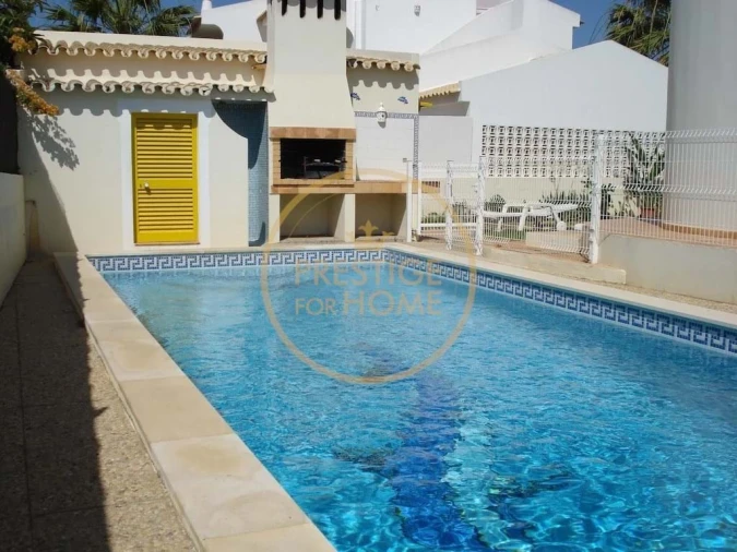 Moradia T4 para Arrendamento em Guia Foto 28