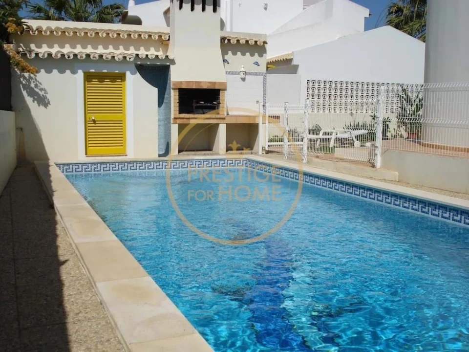 Moradia T4 para Arrendamento em Guia Foto 28