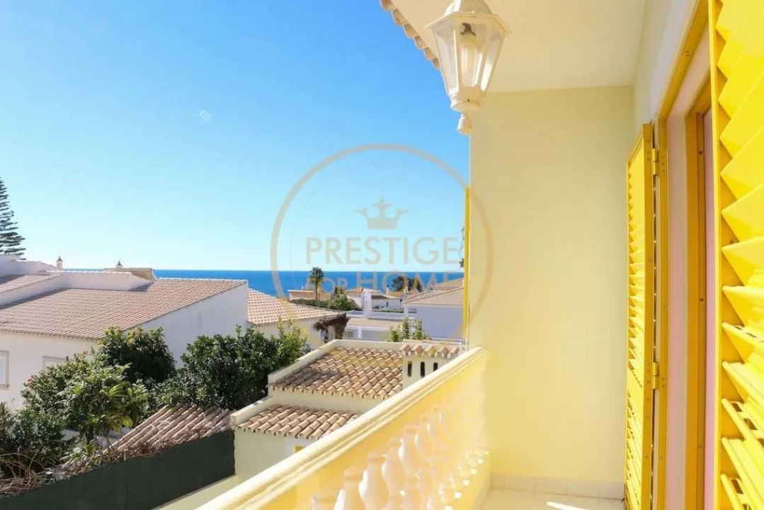 Moradia T4 para Arrendamento em Guia Foto 33