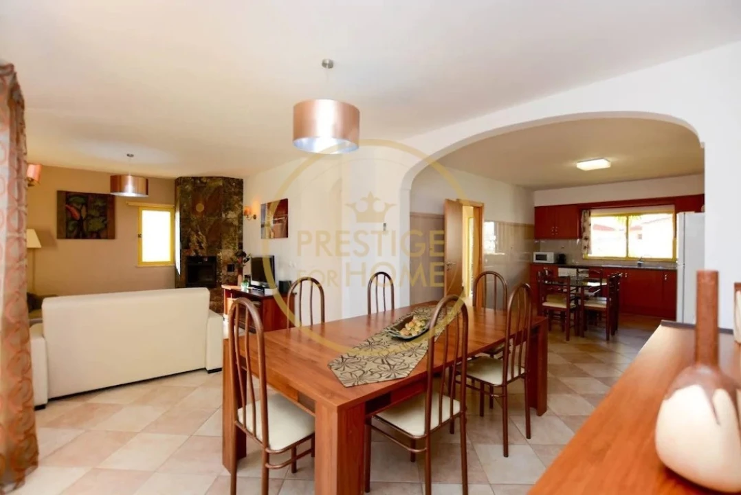 Moradia T4 para Arrendamento em Guia Foto 19