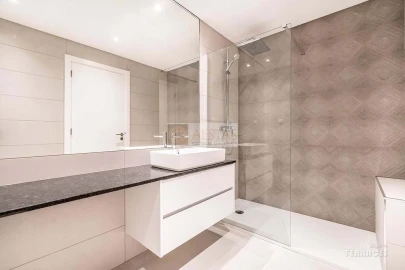 Apartamento T3 para Venda em Lagos (São Sebastião e Santa Maria)