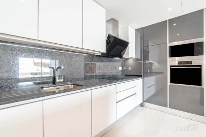 Apartamento T3 para Venda em Lagos (São Sebastião e Santa Maria)