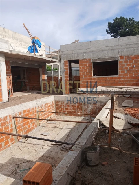 Moradia T5 para Venda em Azeitão (São Lourenço e São Simão)