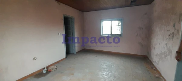 Moradia T2 para Venda em O. Azeméis, Riba-Ul, Ul, Macinhata Seixa, Madail