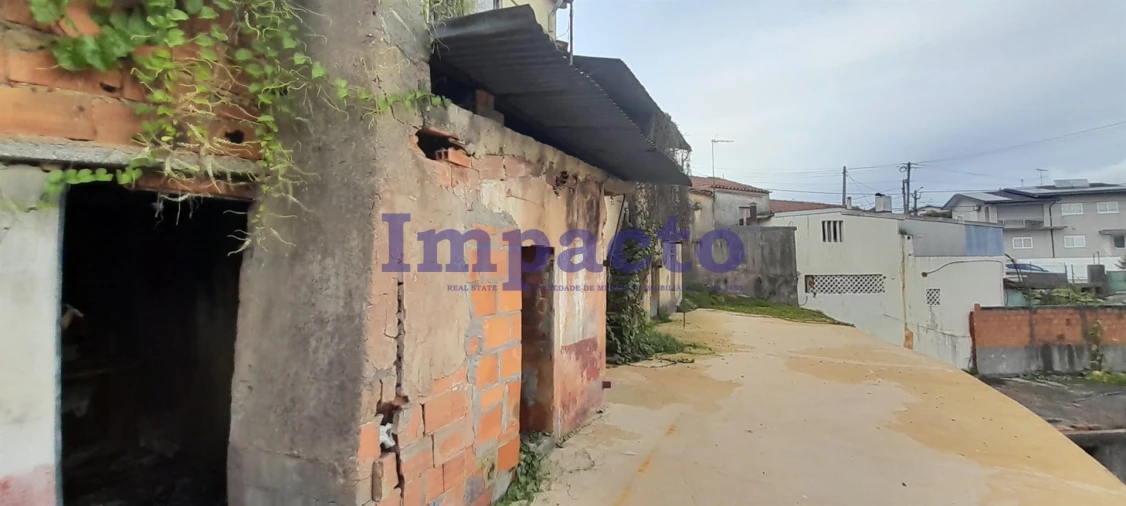 Moradia T2 para Venda em O. Azeméis, Riba-Ul, Ul, Macinhata Seixa, Madail Foto 6