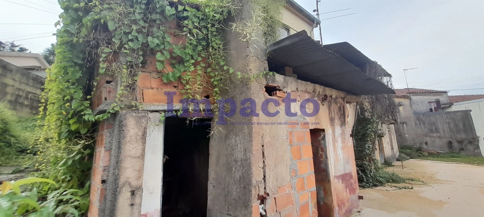 Moradia T2 para Venda em O. Azeméis, Riba-Ul, Ul, Macinhata Seixa, Madail Foto 5