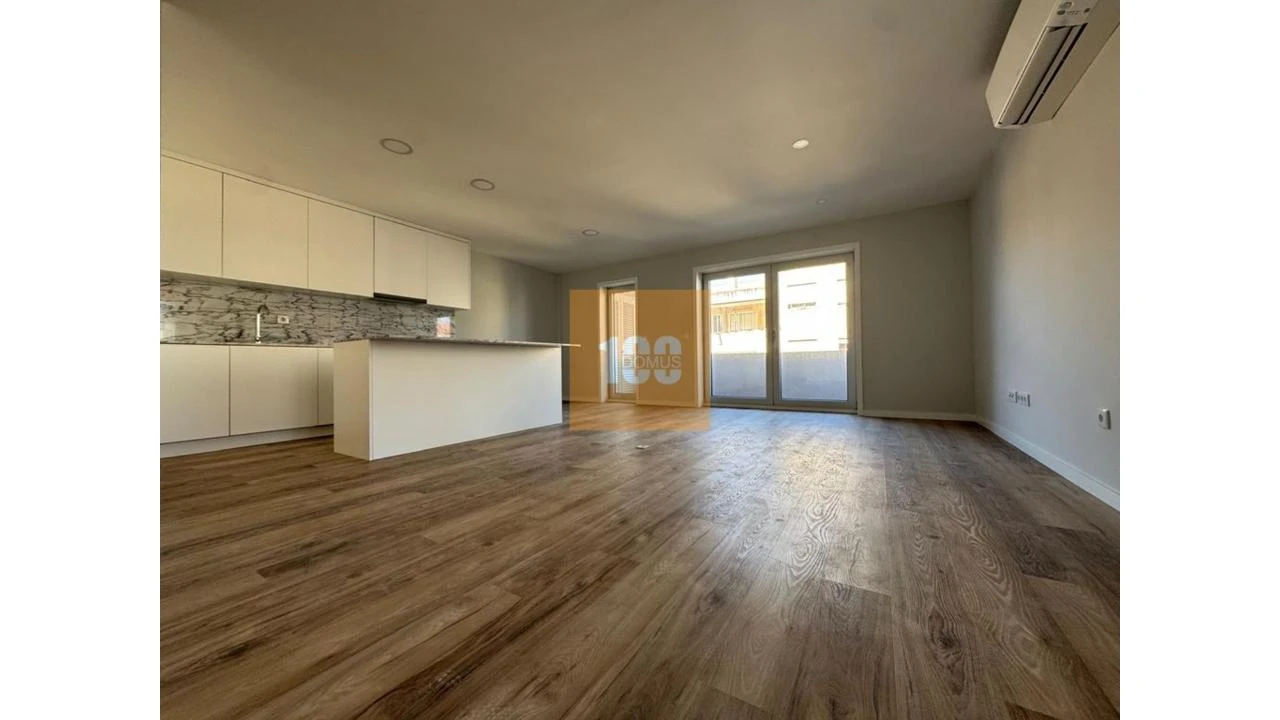 Apartamento T3 para Venda em Cedofeita, Santo Ildefonso, Sé, Miragaia, São Nicolau e Vitória Foto 3
