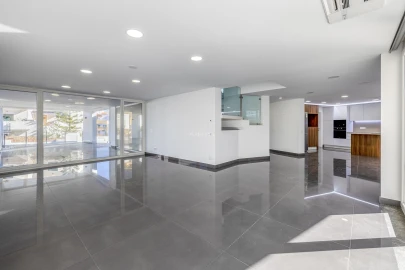 Moradia T4 para Venda em Lagos (São Sebastião e Santa Maria)